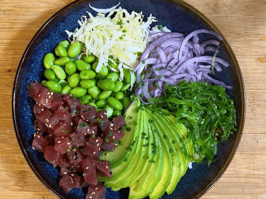 Poke de salmón y atún de Okado